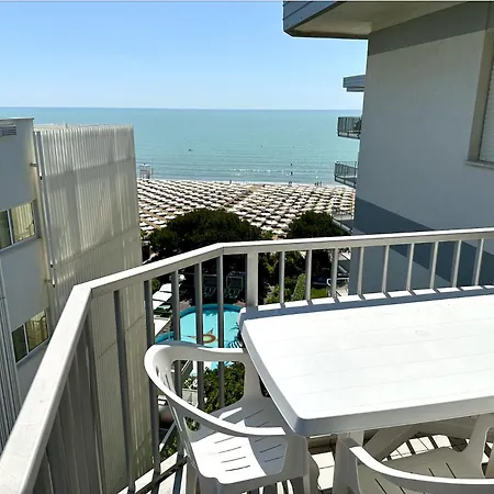 公寓 Fronte Mare Marinella 11 Family - Carraro Immobiliare *